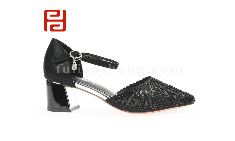 福連升女鞋夏季粗跟尖頭彩鉆女鞋 網(wǎng)面舒適一字帶涼鞋圖片