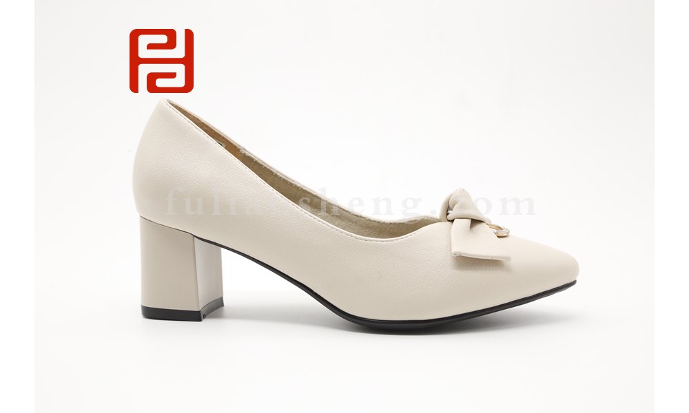 軟底中跟粗跟棉麻舒適單鞋春秋季淺口中年女鞋圖片