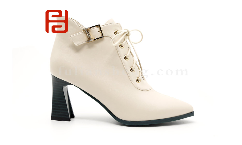 福連升休閑鞋2020冬短筒靴子時尚百搭高跟尖頭粗跟馬丁靴圖片