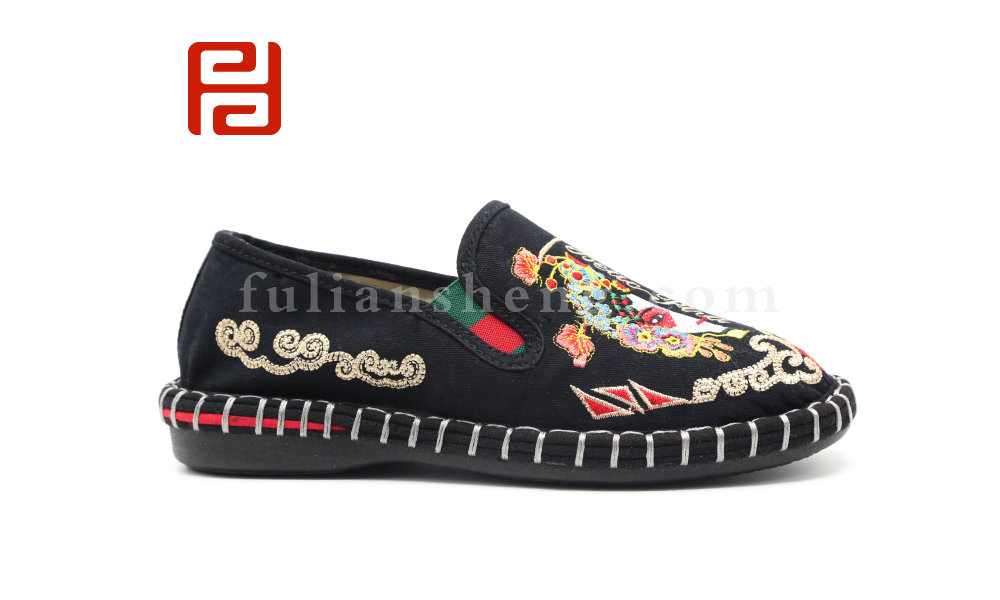 福連升老北京布鞋女鞋網(wǎng)紅刺繡中國風(fēng)一腳蹬休閑鞋