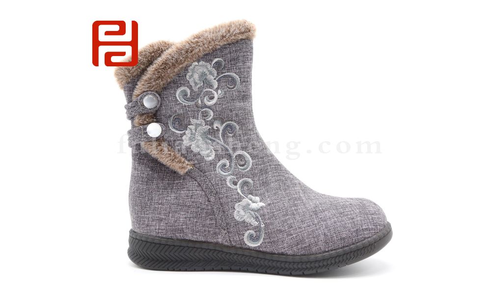 福連升老北京布鞋冬季加絨保暖中國(guó)風(fēng)刺繡短靴女款圖片