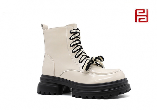 福連升冬季新款休閑生活女鞋時(shí)尚休閑女鞋馬丁靴